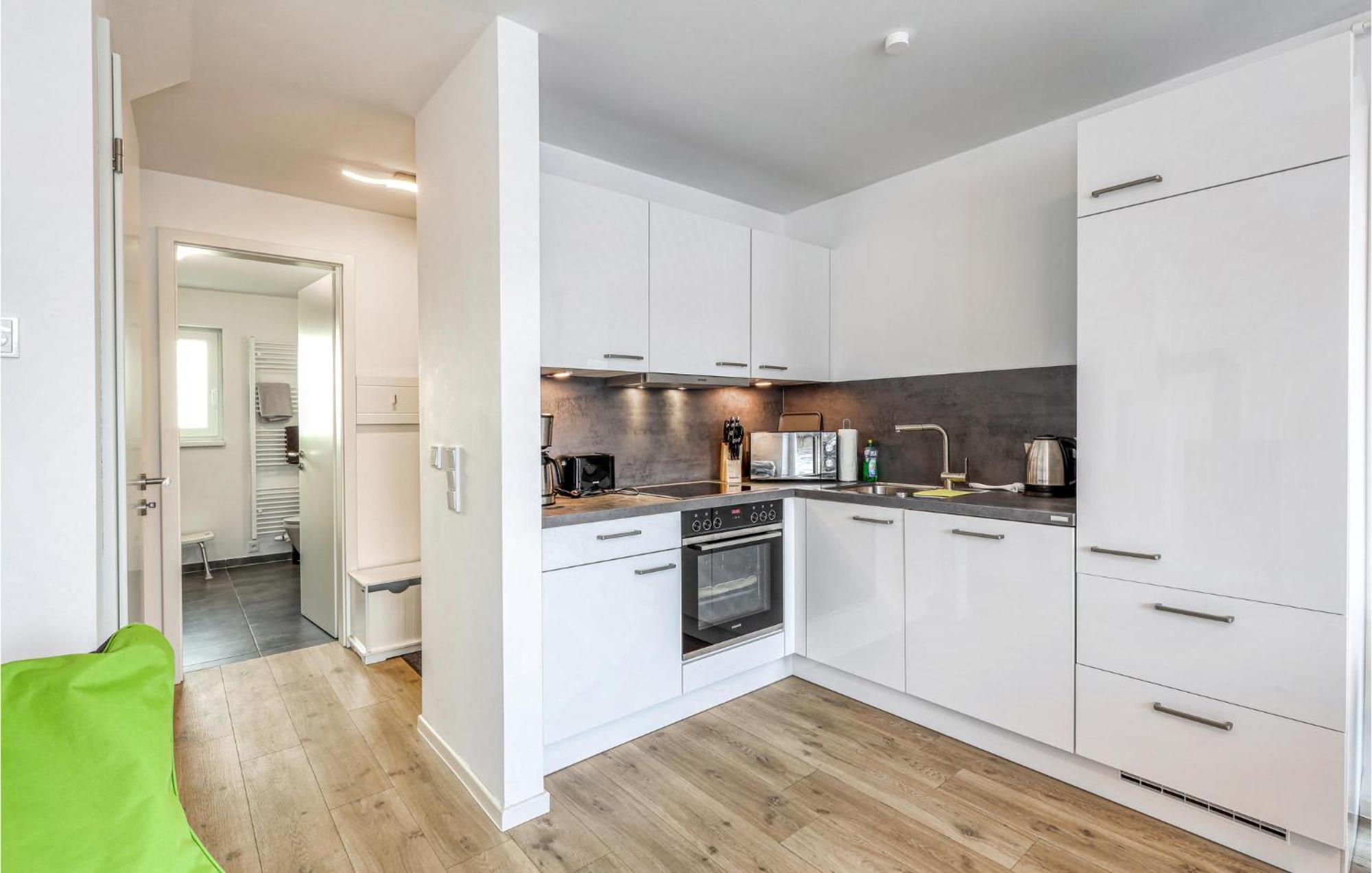 Nice Home In Tossens With Kitchen Exteriér fotografie
