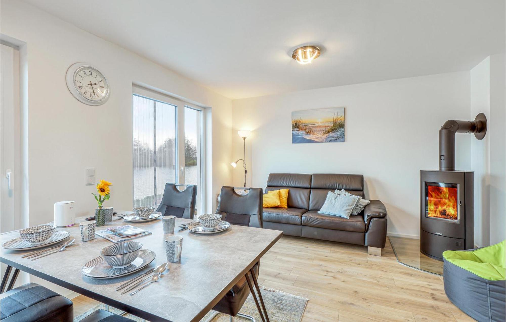 Nice Home In Tossens With Kitchen Exteriér fotografie